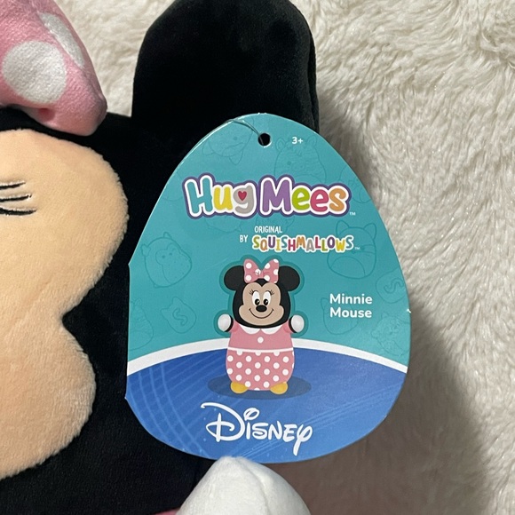Minnie Mouse Hugmees by Squishmallows - Picture 3 of 5